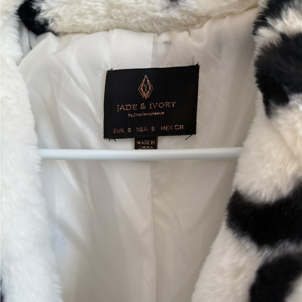 Jade & Ivory White and Black Cow Print Faux Fur Cropped Jacket, Size Small - Picture 4 of 6